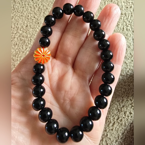 8mm Onyx Bracelet With Orange Flower - Picture 1 of 6